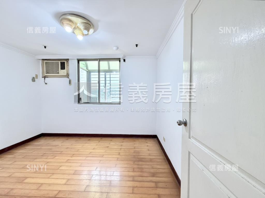 璞玉山水３房＋坡平車位房屋室內格局與周邊環境