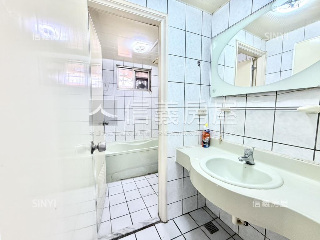 璞玉山水３房＋坡平車位房屋室內格局與周邊環境