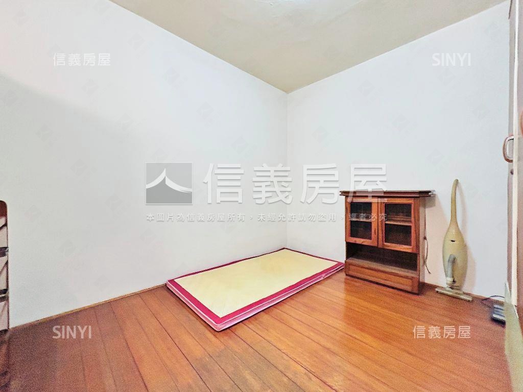 稀有釋出東區中興街公寓房屋室內格局與周邊環境