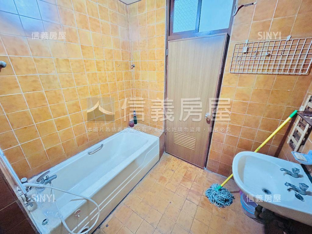 稀有釋出東區中興街公寓房屋室內格局與周邊環境