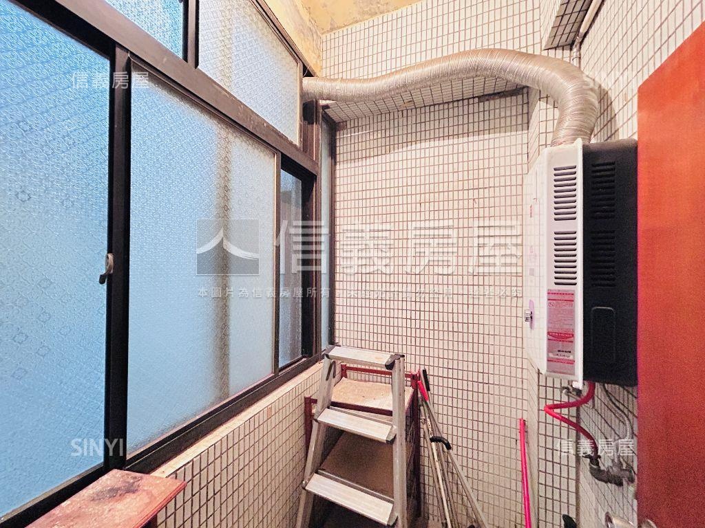 稀有釋出東區中興街公寓房屋室內格局與周邊環境