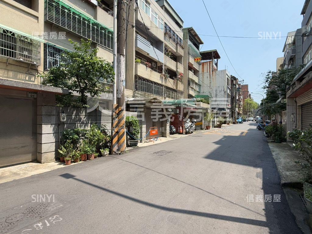稀有釋出東區中興街公寓房屋室內格局與周邊環境