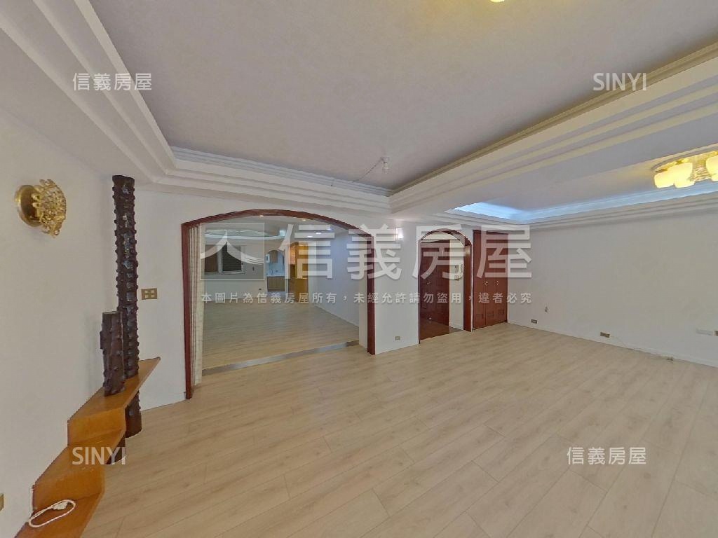 名人巷芙蓉大廈附車位房屋室內格局與周邊環境