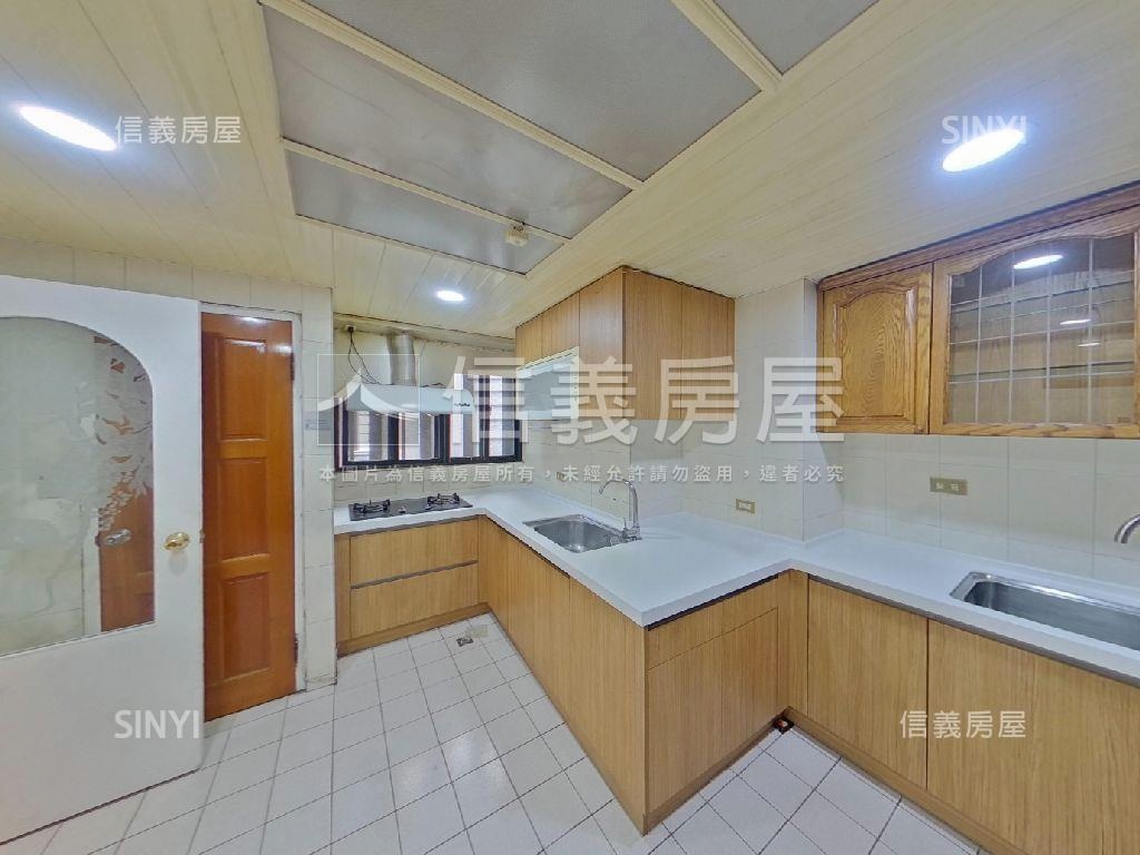 名人巷芙蓉大廈附車位房屋室內格局與周邊環境