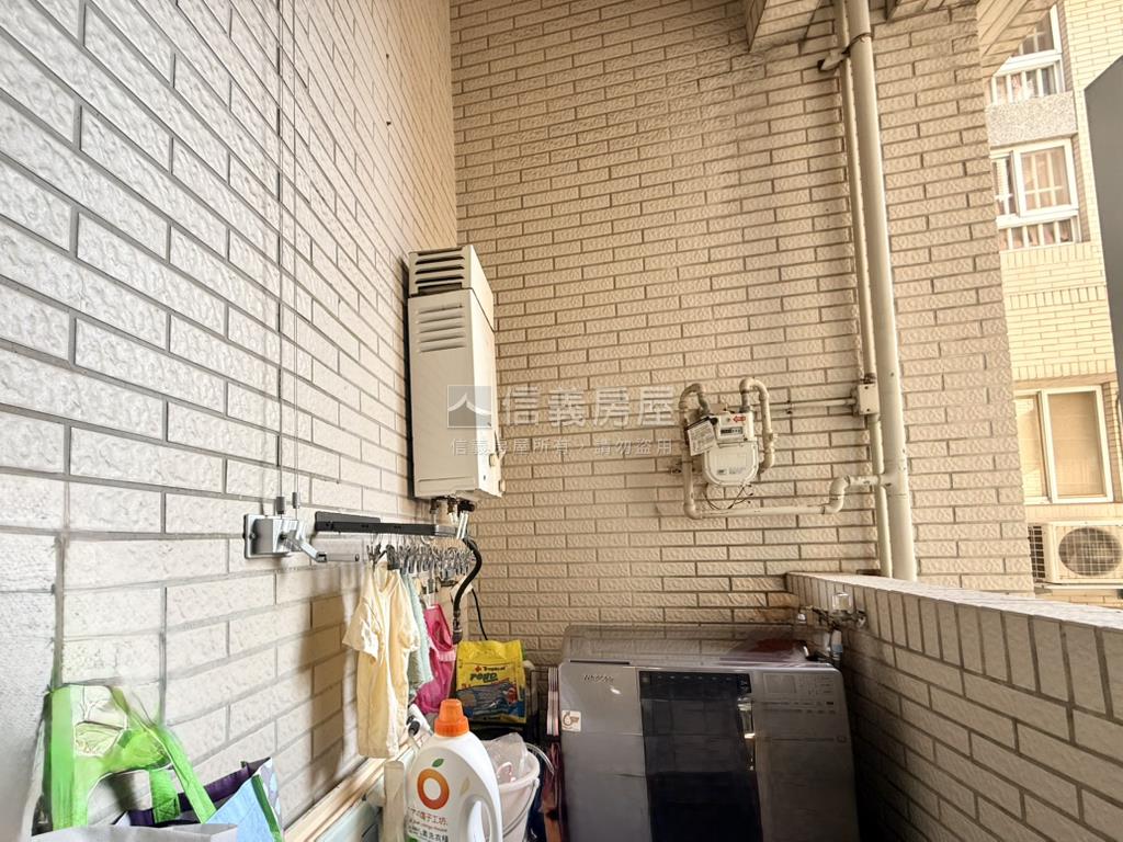 獨家專任震後高樓視野平車房屋室內格局與周邊環境