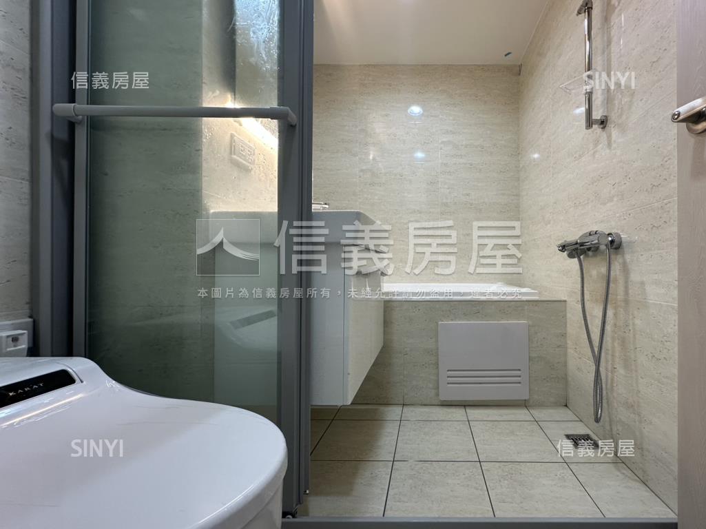 市政愛悅高樓視野２房車位房屋室內格局與周邊環境