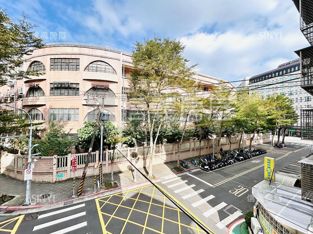 劍南捷運美妝三樓房屋室內格局與周邊環境