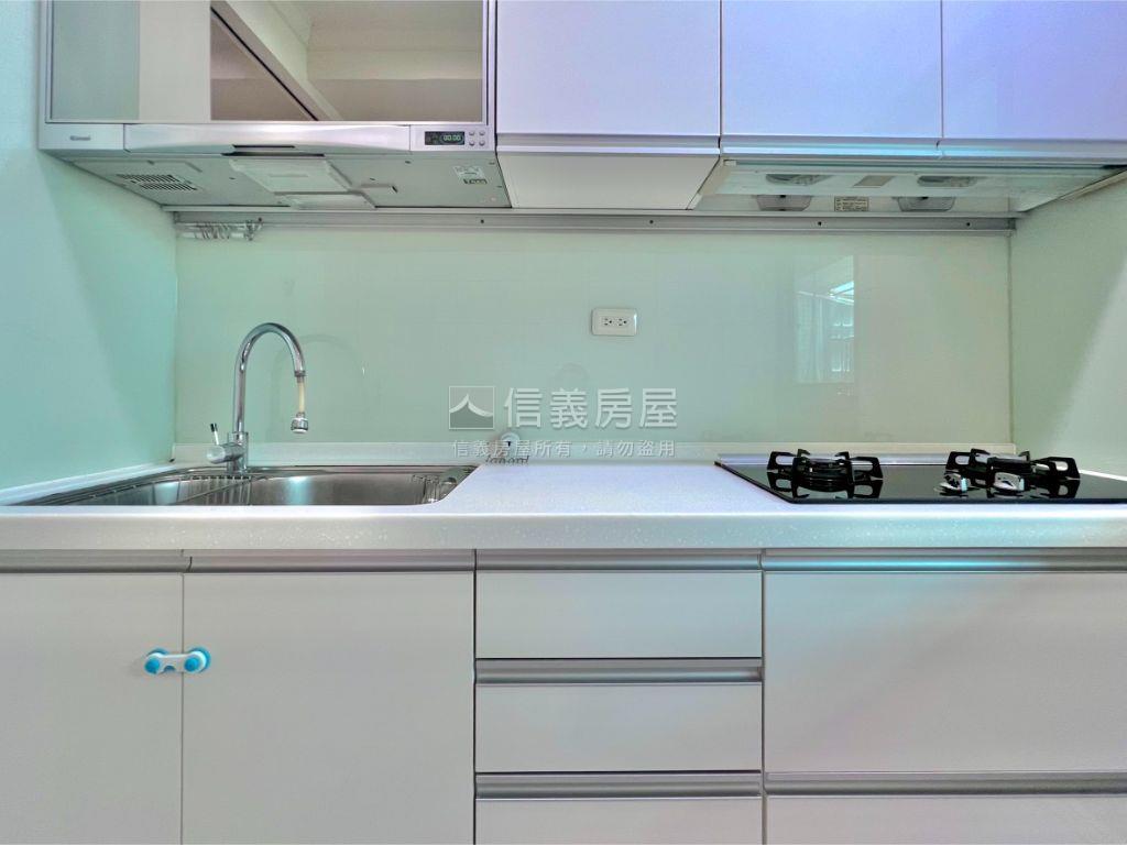 走路到大橋★大美三房車位房屋室內格局與周邊環境