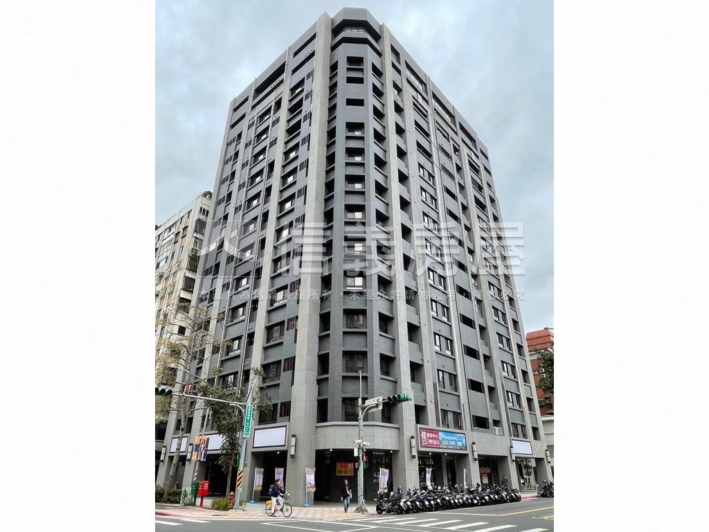 登峰全新便宜車位房屋室內格局與周邊環境