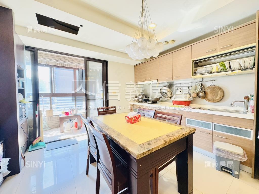 近捷運太子國寶四房雙車位房屋室內格局與周邊環境