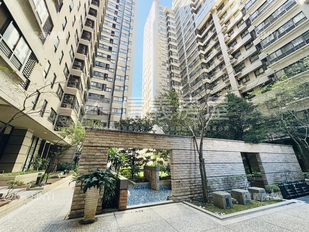 近捷運太子國寶四房雙車位房屋室內格局與周邊環境