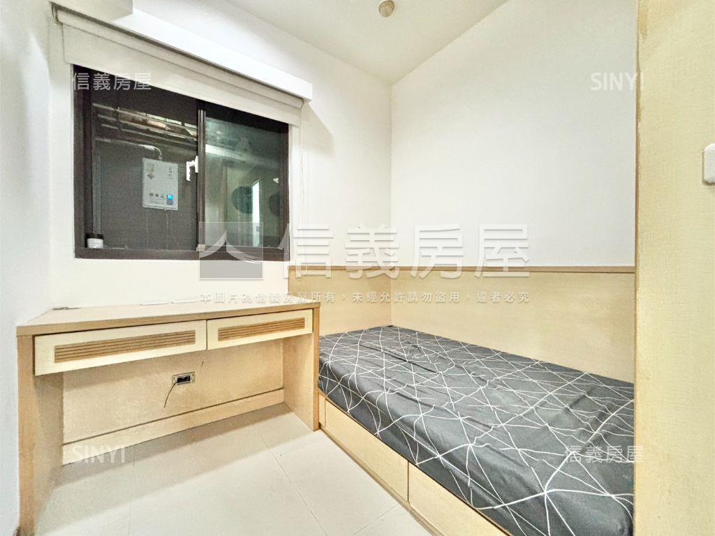 未來捷運站和風維也納三房房屋室內格局與周邊環境