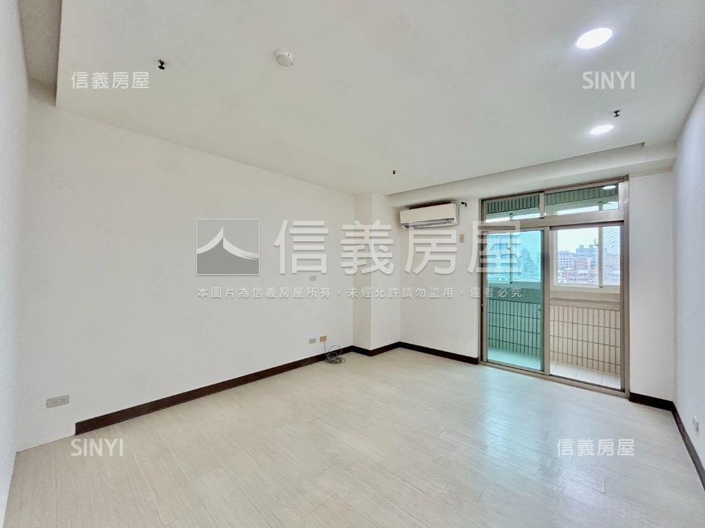 雲冠天下稀有三房有車位房屋室內格局與周邊環境