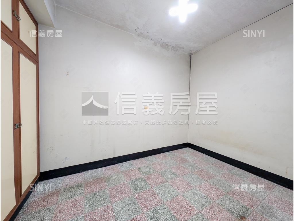 近忠孝東路魔術空間房屋室內格局與周邊環境