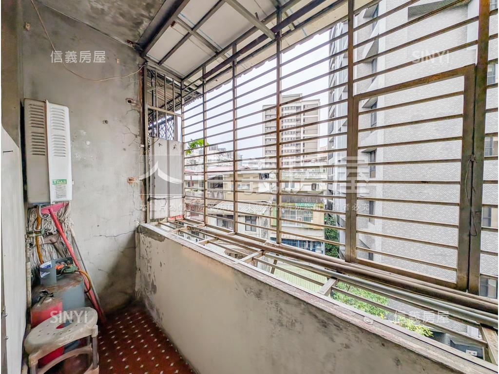 近忠孝東路魔術空間房屋室內格局與周邊環境