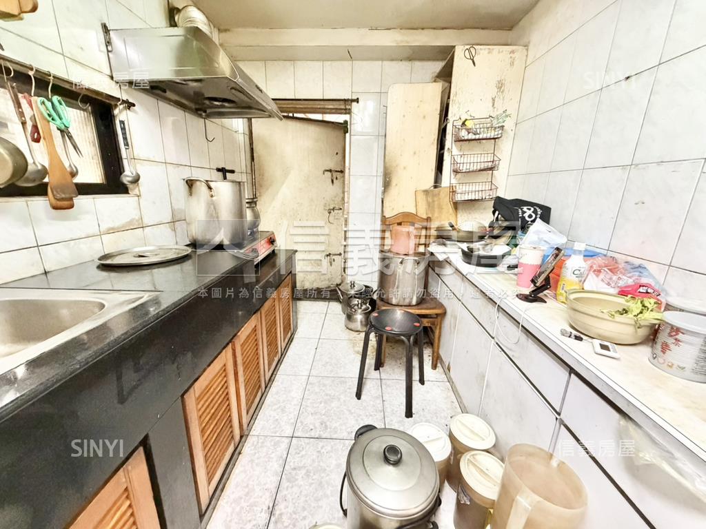 劍潭三角窗傳家面寬金店房屋室內格局與周邊環境