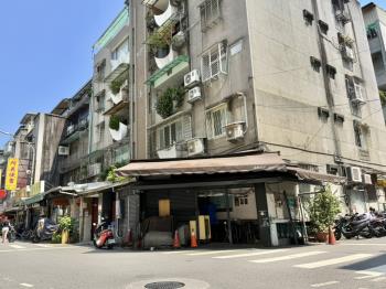 劍潭三角窗傳家面寬金店