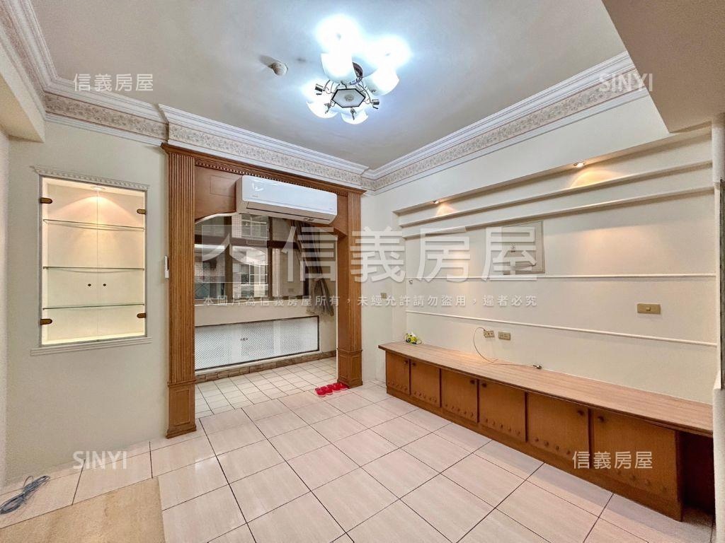 低總價有車位方正２＋１房屋室內格局與周邊環境