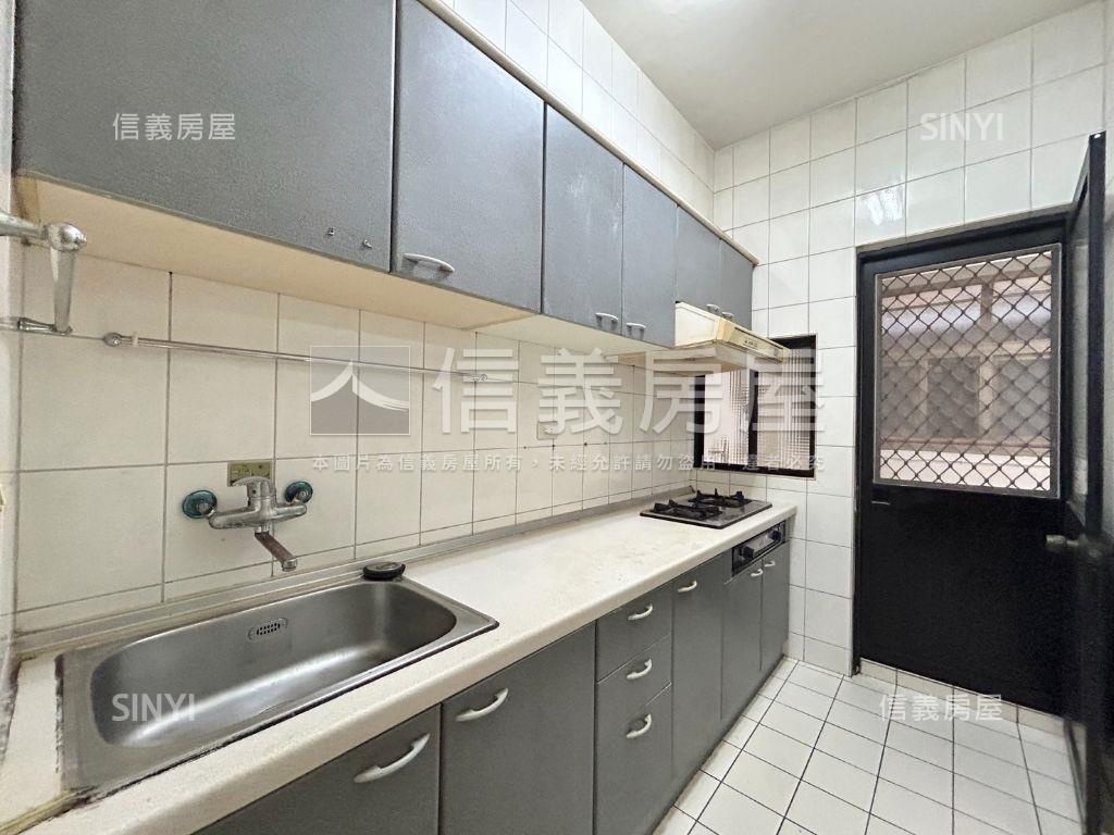 低總價有車位方正２＋１房屋室內格局與周邊環境
