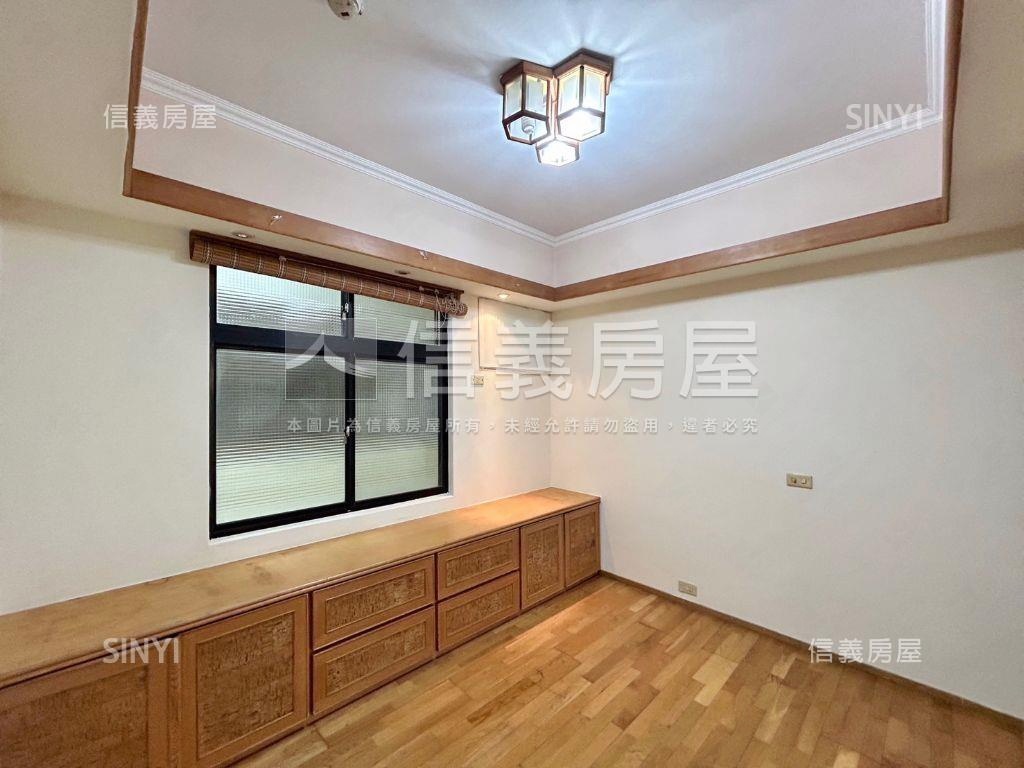 低總價有車位方正２＋１房屋室內格局與周邊環境