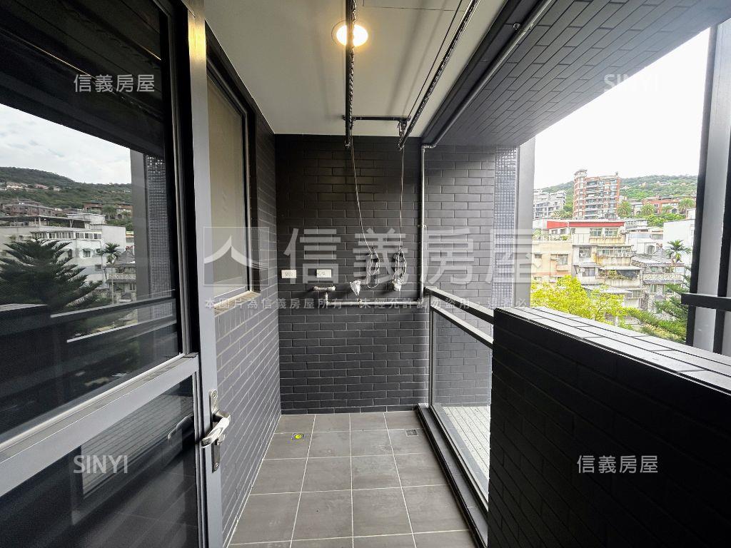 奇岩綠境兩房兩衛坡平車位房屋室內格局與周邊環境