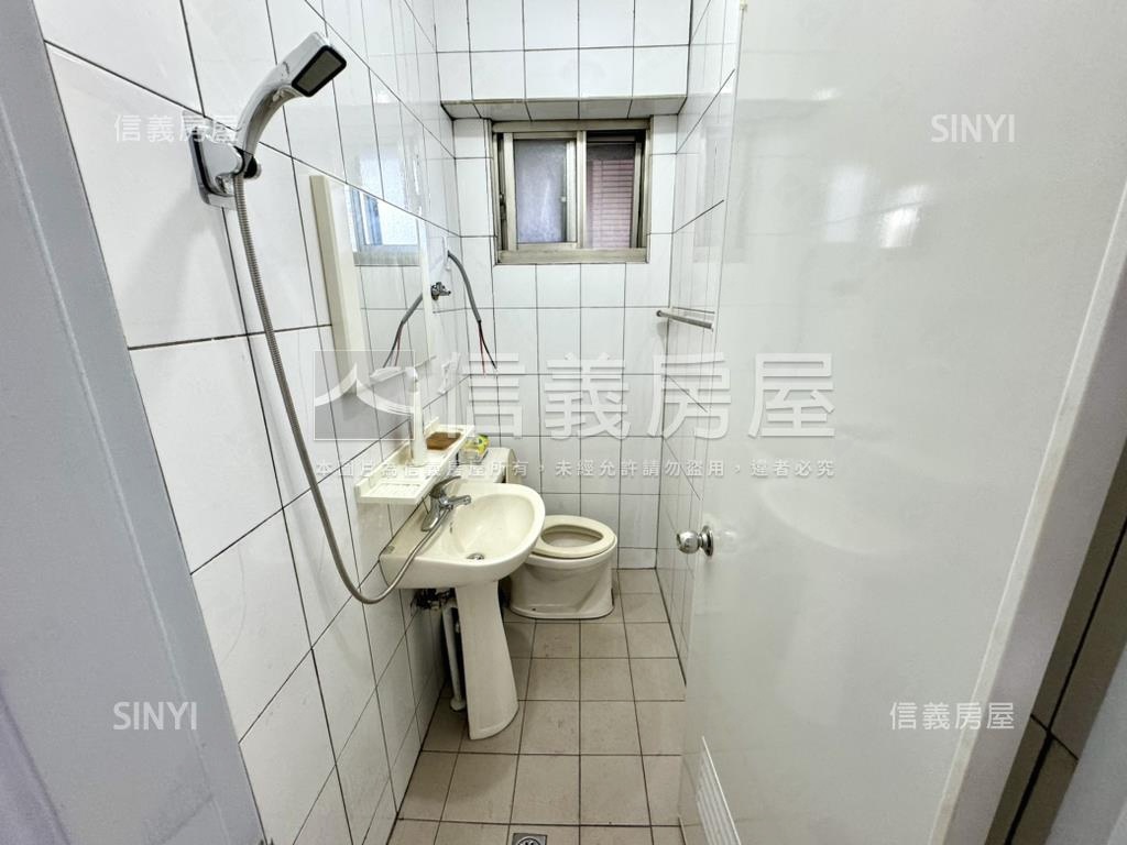 ㊣農安街電梯收租金雞母房屋室內格局與周邊環境