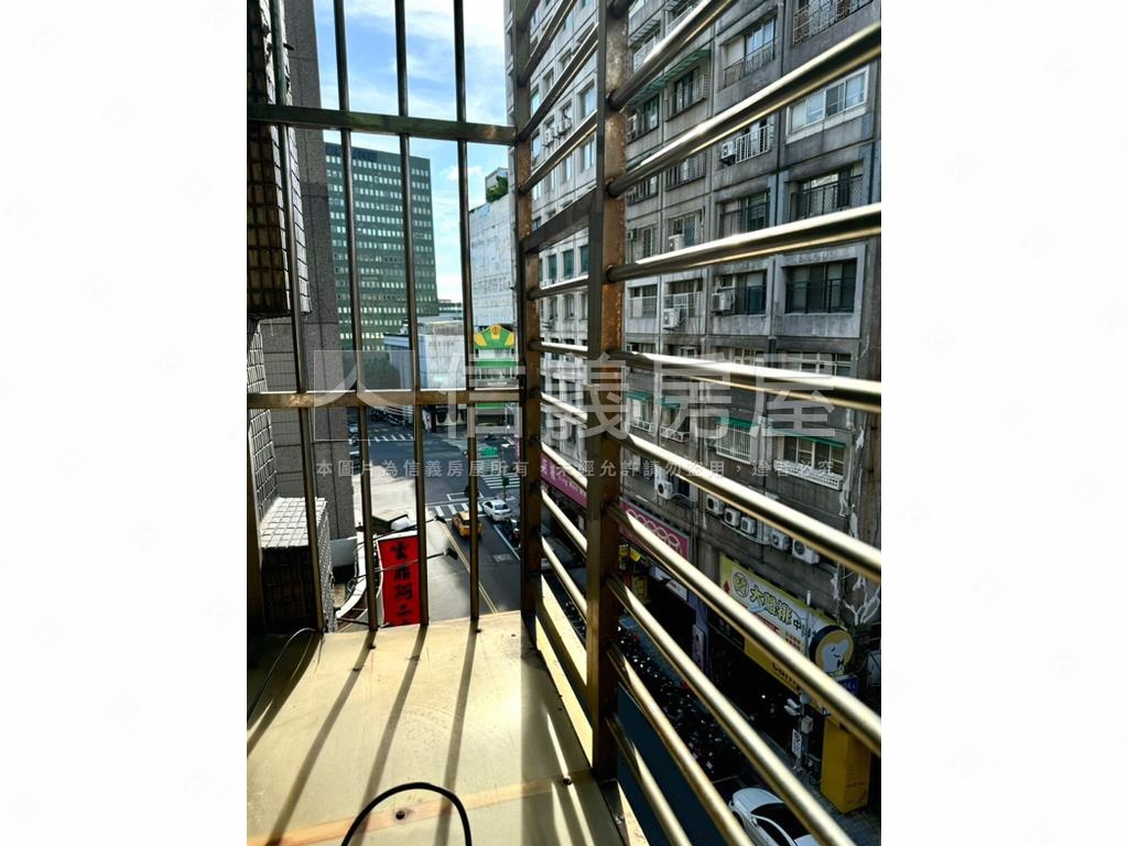㊣農安街電梯收租金雞母房屋室內格局與周邊環境