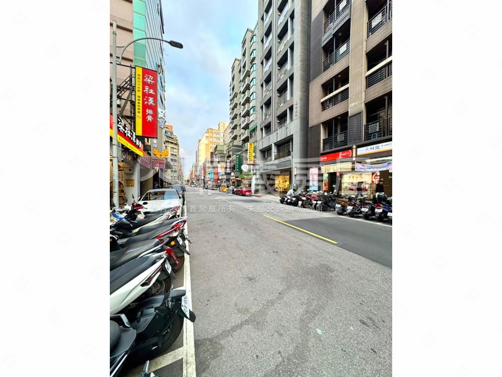 ㊣農安街電梯收租金雞母房屋室內格局與周邊環境