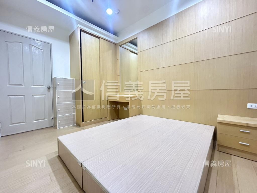 世紀之門．稀有２房平車房屋室內格局與周邊環境