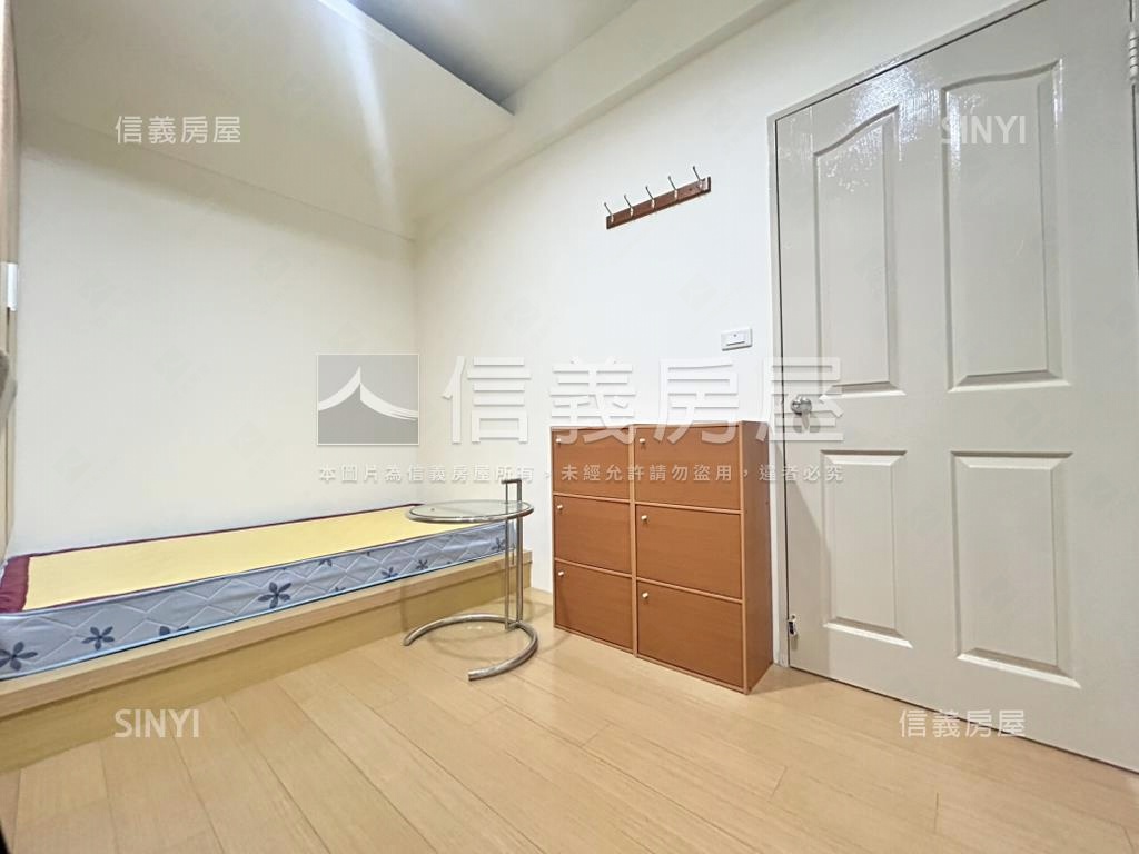 世紀之門．稀有２房平車房屋室內格局與周邊環境