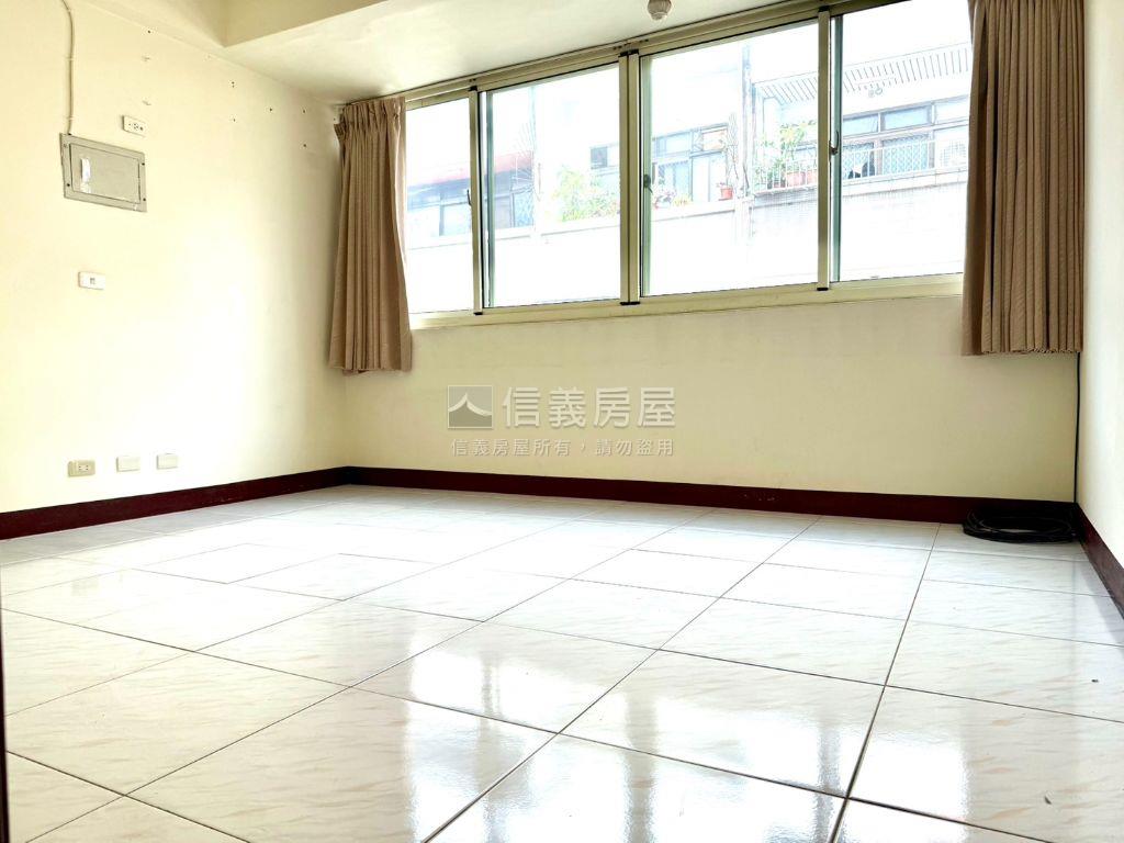 松竹寧靜臨路透天稀有釋出房屋室內格局與周邊環境