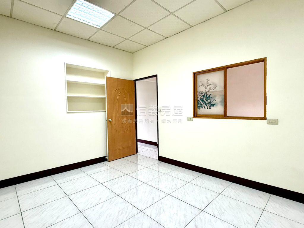松竹寧靜臨路透天稀有釋出房屋室內格局與周邊環境