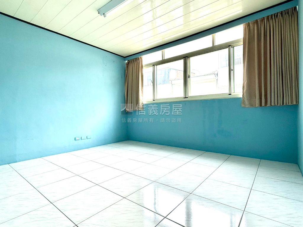 松竹寧靜臨路透天稀有釋出房屋室內格局與周邊環境