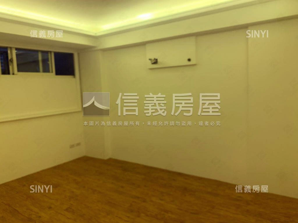 巨蛋捷運面寬金店面Ａ＋＋房屋室內格局與周邊環境
