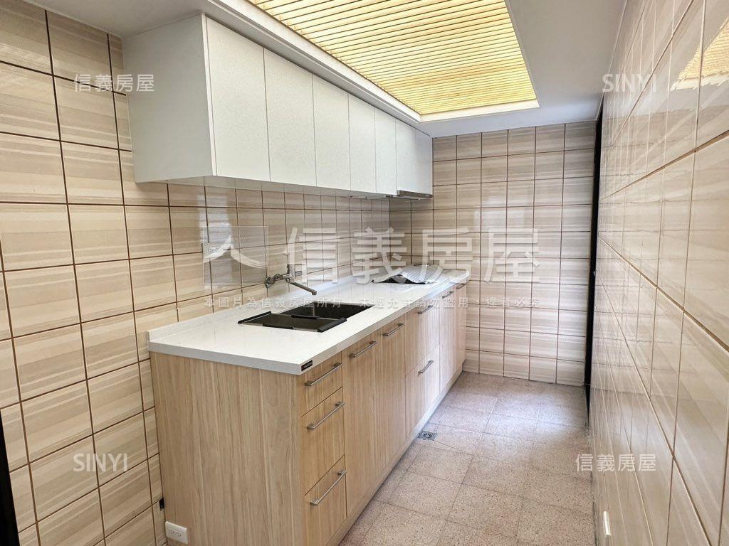 百立宮廷精裝美三房房屋室內格局與周邊環境