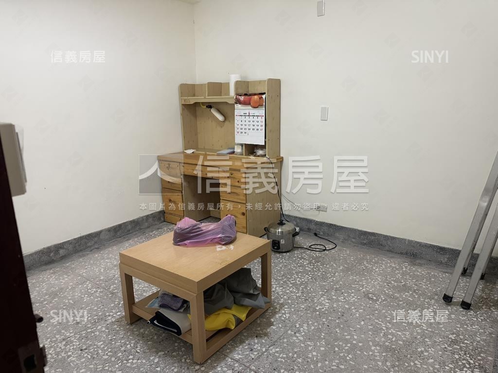 華榮市場透天雙店面房屋室內格局與周邊環境