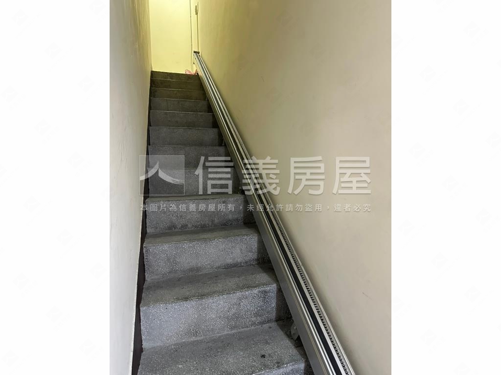華榮市場透天雙店面房屋室內格局與周邊環境