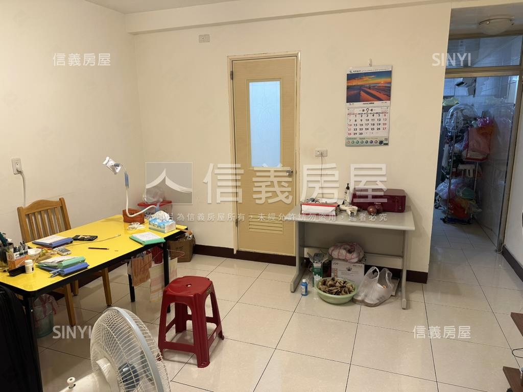 華榮市場透天雙店面房屋室內格局與周邊環境