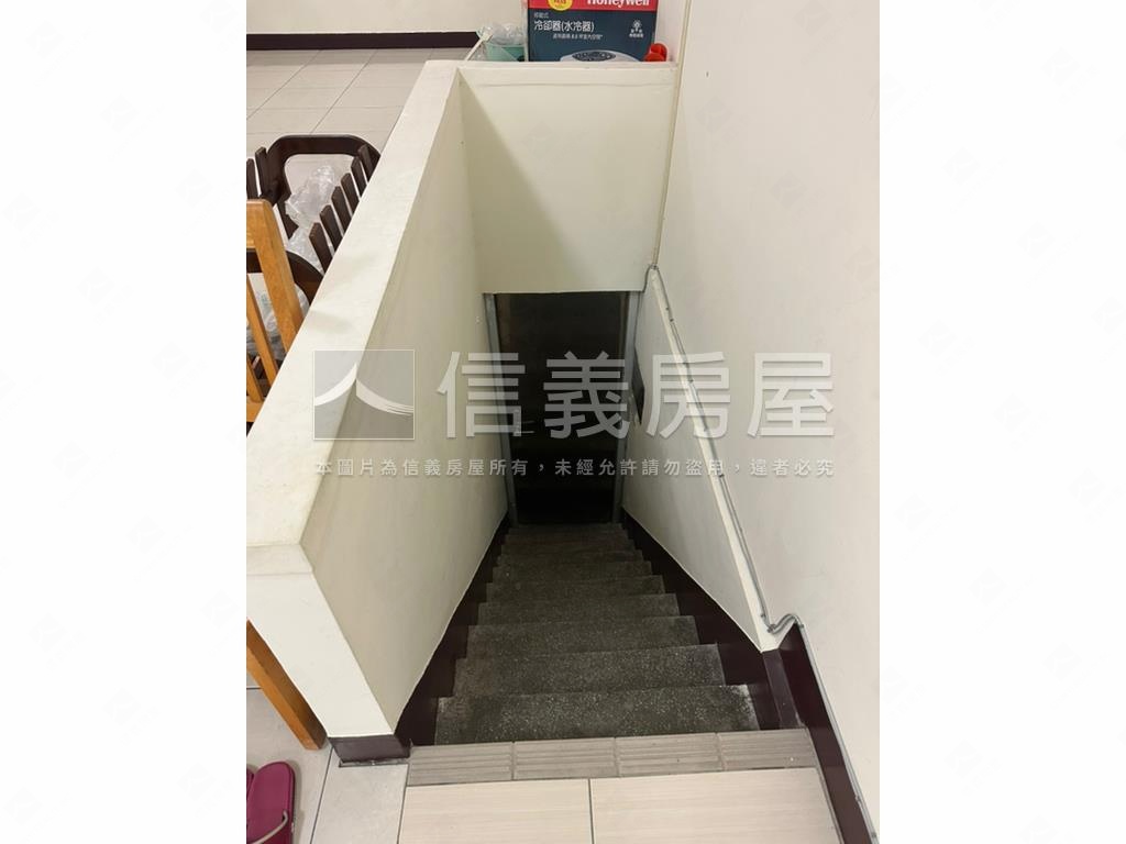 華榮市場透天雙店面房屋室內格局與周邊環境