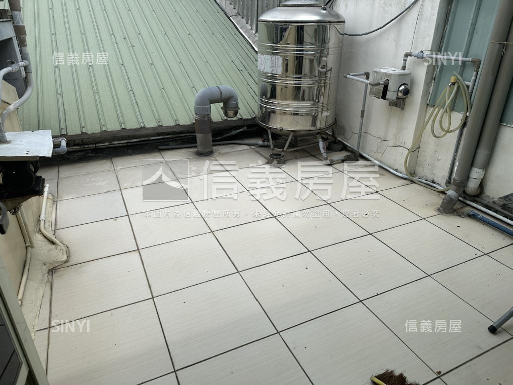 華榮市場透天雙店面房屋室內格局與周邊環境