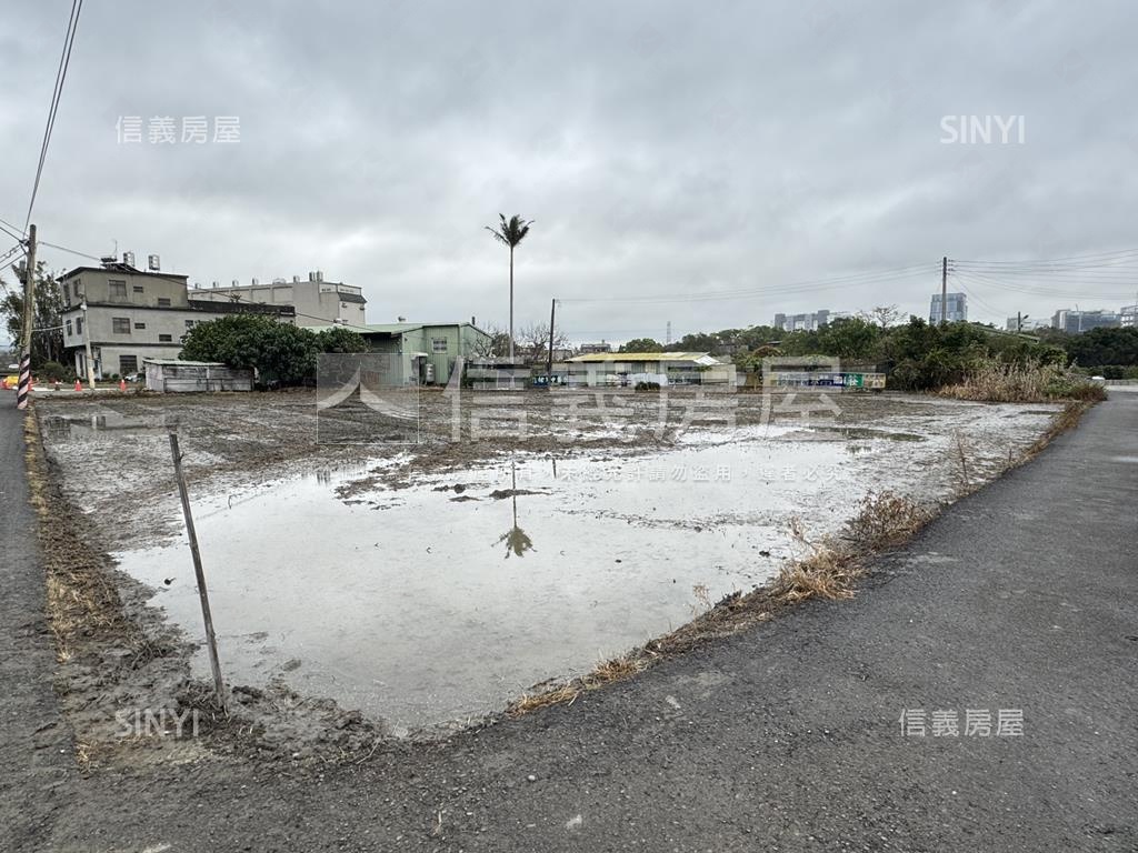 近高鐵特區土地１房屋室內格局與周邊環境