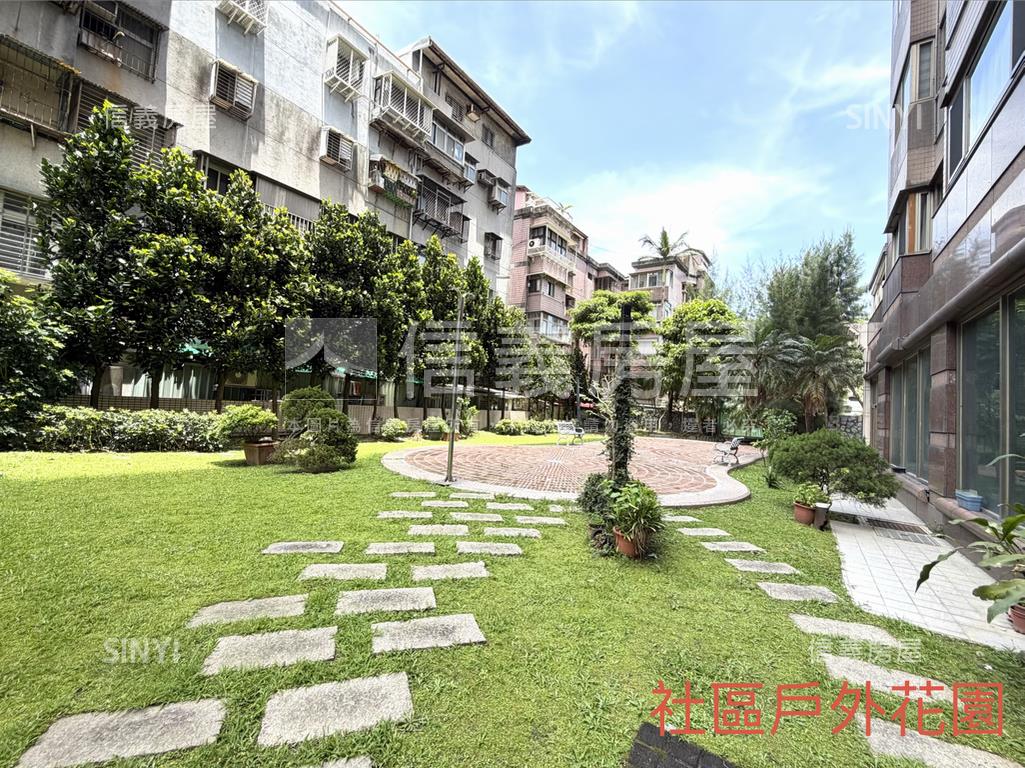 近捷運站雄觀稀有三房車位房屋室內格局與周邊環境