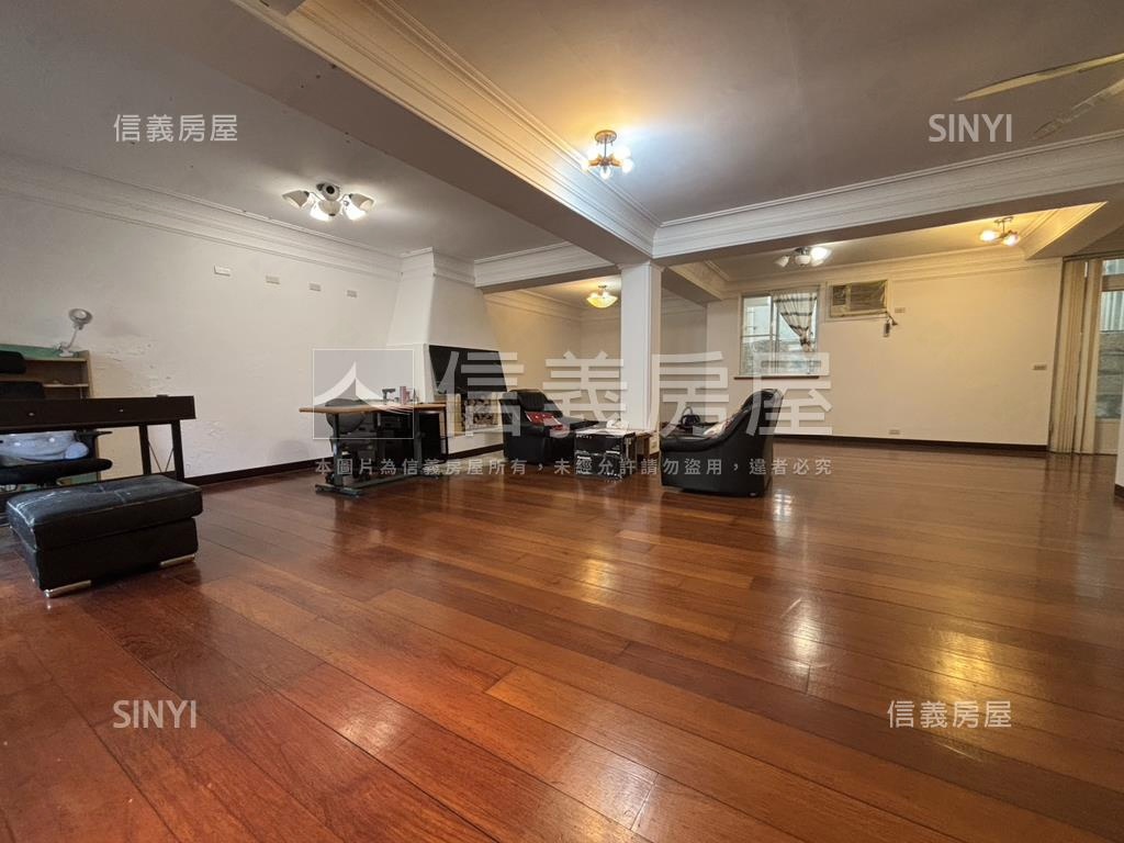 ２４小時管理至誠透天房屋室內格局與周邊環境