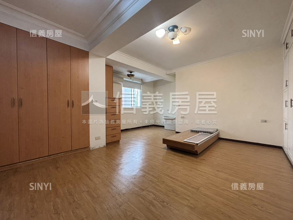 ２４小時管理至誠透天房屋室內格局與周邊環境