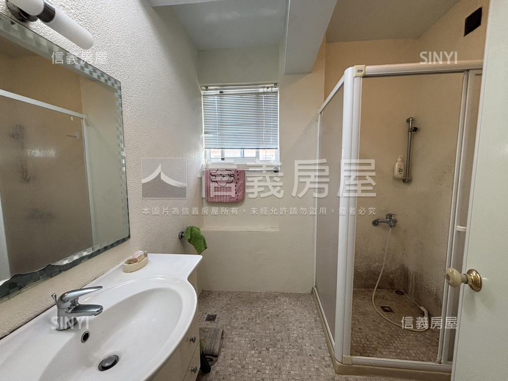 ２４小時管理至誠透天房屋室內格局與周邊環境