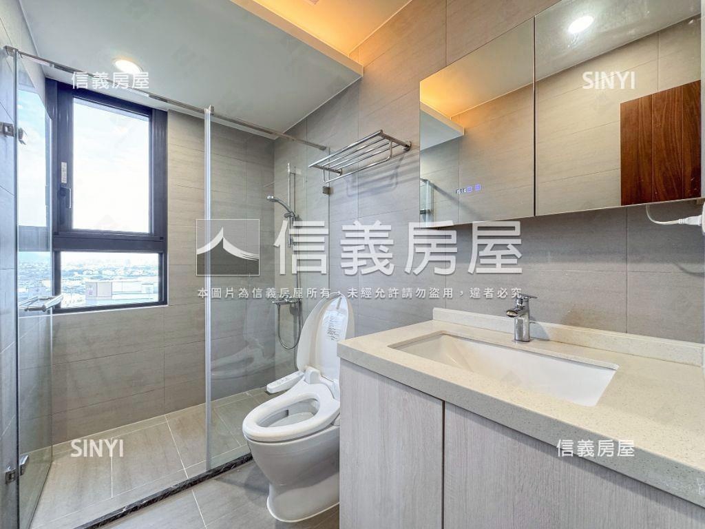 洲際Ｗ精裝潢三房平車房屋室內格局與周邊環境