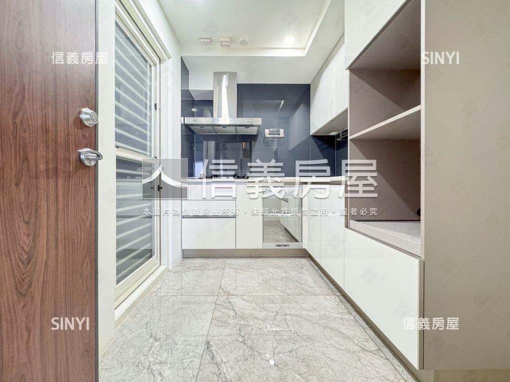 洲際Ｗ精裝潢三房平車房屋室內格局與周邊環境