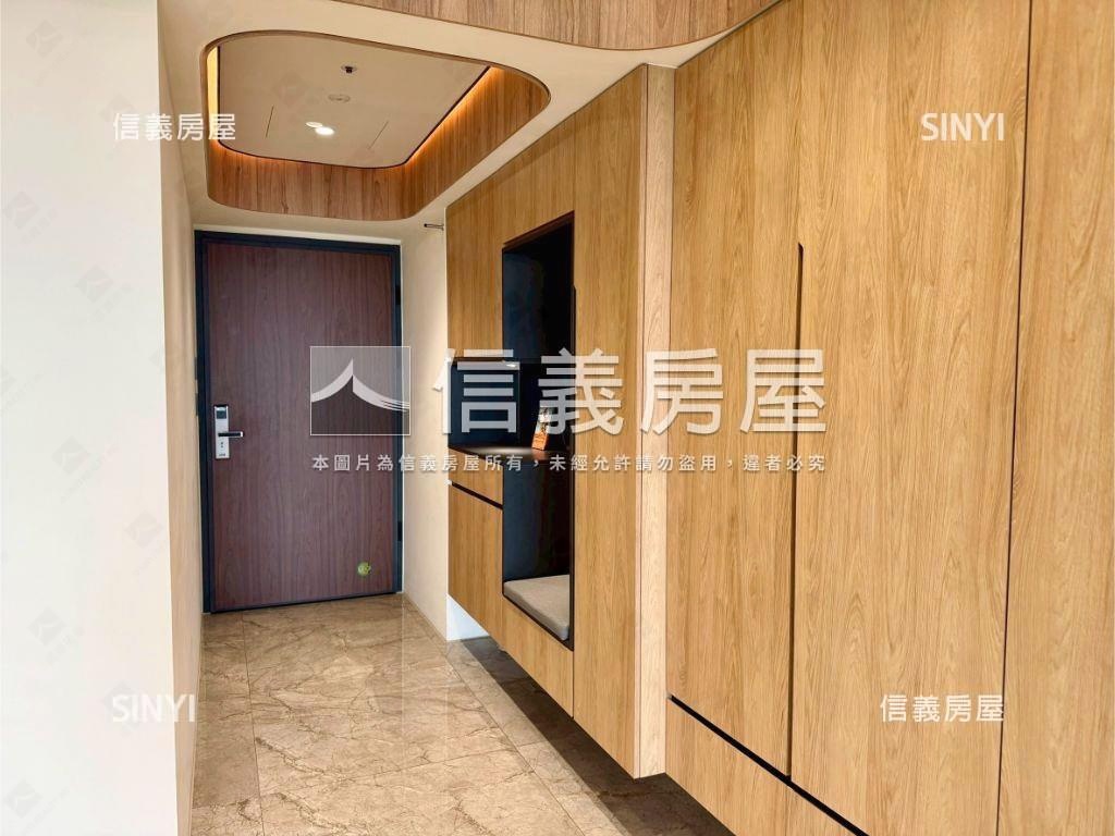 洲際Ｗ精裝潢三房平車房屋室內格局與周邊環境