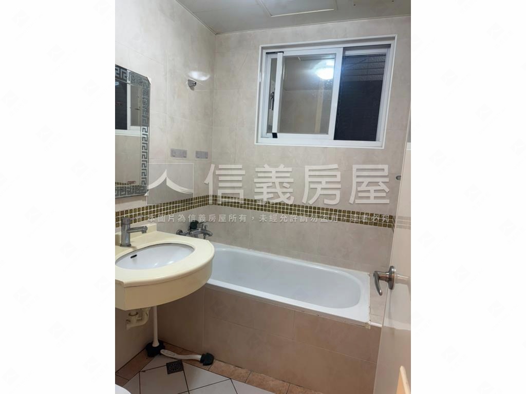 白金特區三房車位房屋室內格局與周邊環境