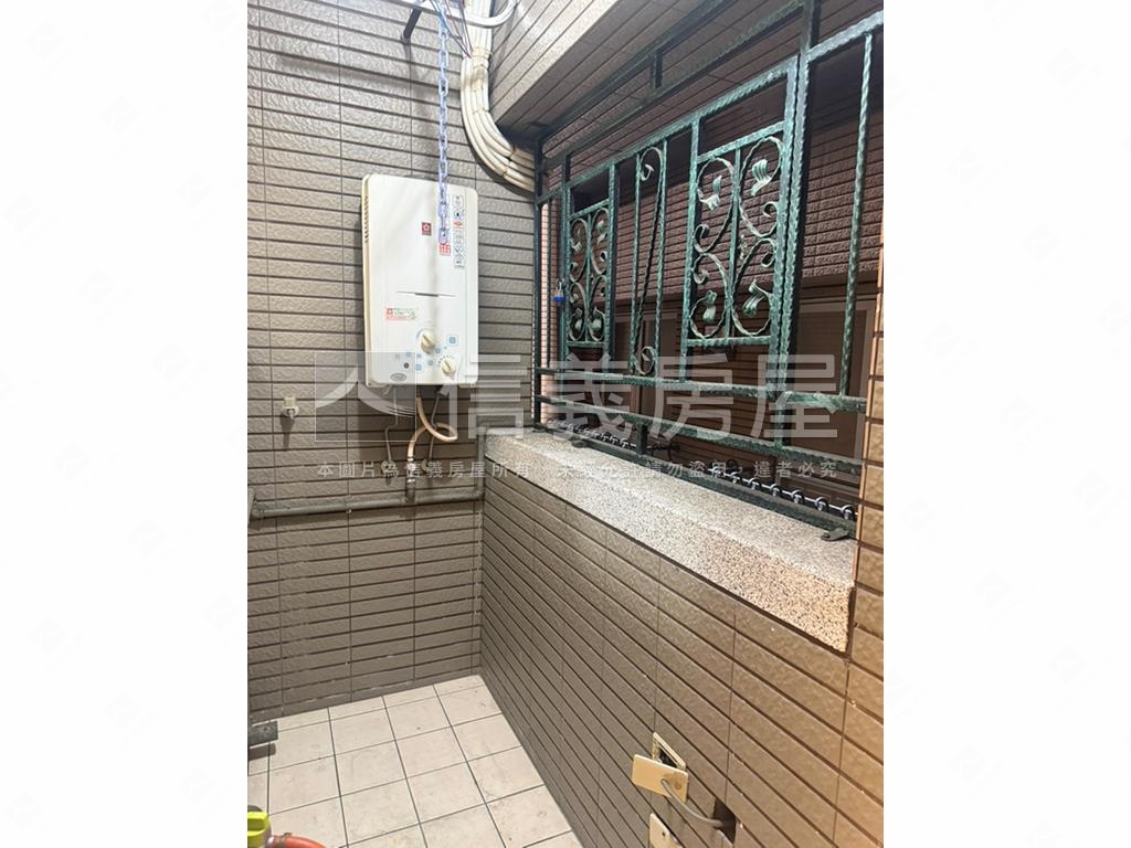 白金特區三房車位房屋室內格局與周邊環境